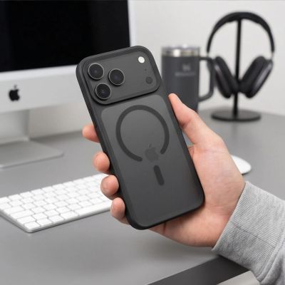 7. Tech-Protect Magmat Magsafe CC Hülle für iPhone 18 Pro / 17 Pro – Mattschwarz