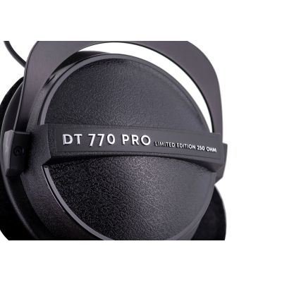 19. Beyerdynamic DT 770 PRO 250 OHM BLACK LIMITED EDITION - Geschlossener Studio-Kopfhörer