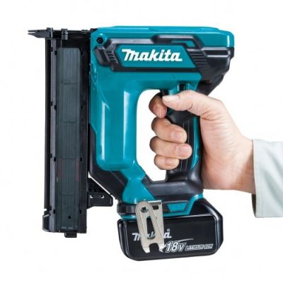 2. Makita DFN350Z Pneumatischer Nagler/Hefter