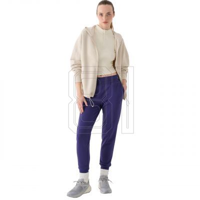 7. Hose 4F F0946 W 4FWMM00TTROF0946 31S