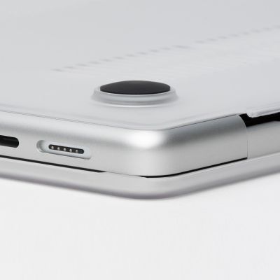 5. ZAGG Hardshell - Schutzhülle für MacBook Pro 16" M1 / M2 / M3 / M4 (transparent)