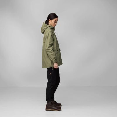 8. Fjällräven Vardag Anorak W Softshelljacke F87009-620