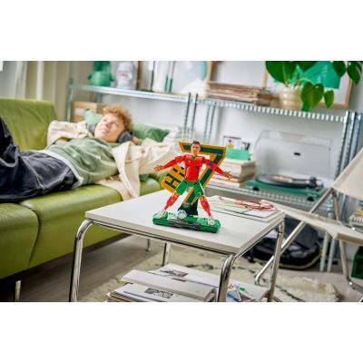 16. LEGO Editions 43016 – Cristiano Ronaldo – Fußballlegende