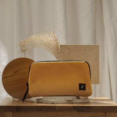 3. Native Union W.F.A Stow Lite Organizer – Organizer für Zubehör mobiler Geräte (Kraft)