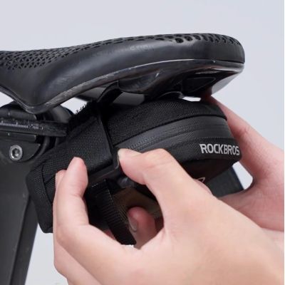 5. Rockbros Mini Satteltasche mit CO2-Kartuschenhalter - Schwarz/Grün