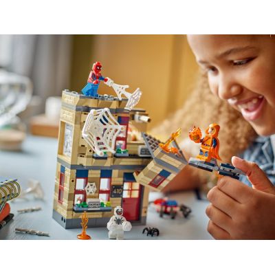 8. LEGO Marvel Super Heroes 76317 – Peter Parkers Wohnung