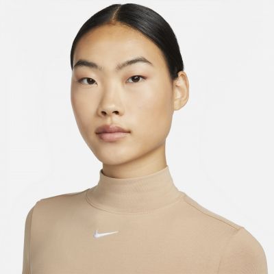 3. Nike Sportswear Kollektion Essentials Beige L