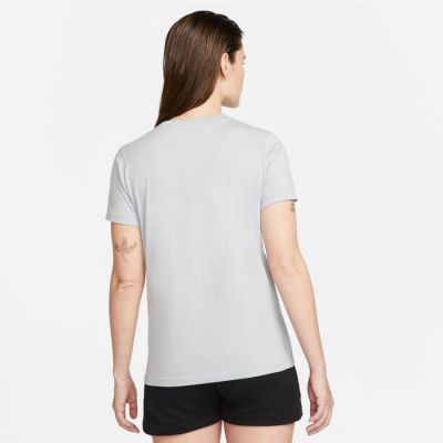 2. Nike Sportswear T-Shirt W DN5878 063