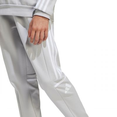 7. adidas Squadra 25 Sweat Jr Hose JD4823