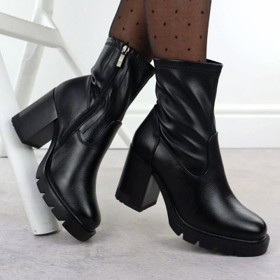 10. Schwarze Damen-Stiefeletten mit Blockabsatz Potocki 12419