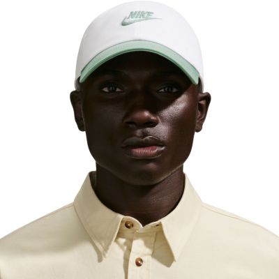 5. Nike Club Cap Weiß und Mint FB5368 105