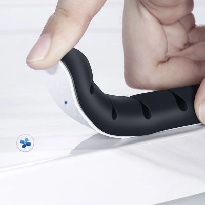 6. Ugreen 30762 selbstklebender Organizer für 4 Kabel – schwarz (2 Stk.)