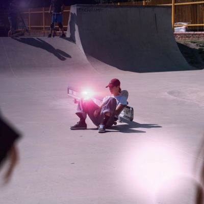 2. 3mk Rainbow Privacy gehärtetes Glas für Apple iPhone 16 Plus