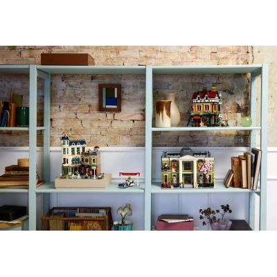 14. LEGO Icons 11371 – Einkaufsstraße