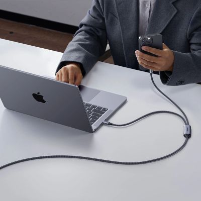 16. Ugreen 2-in-1 USB-C-Kabel – 2x USB-C PD 140W 2m – Schwarz
