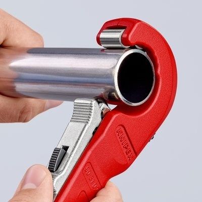 27. Knipex 90 31 02 SB Handrohrschneider