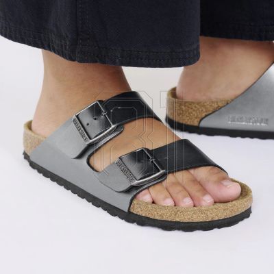 3. Birkenstock Unisex Arizona BS 1029224 Flip-Flops