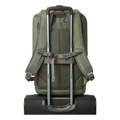 13. Rivacase Eden Rucksack Reiserucksack Olivgrünes gewachstes Leder (Pull-Up), Polyester, recyceltes Polyethylenterephthalat (rPET)
