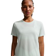 Nike Sportswear Club Essentials Damen-T-Shirt DX7902-394