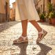 9. Rieker V0919-80 weiße Keilsandalen für Damen