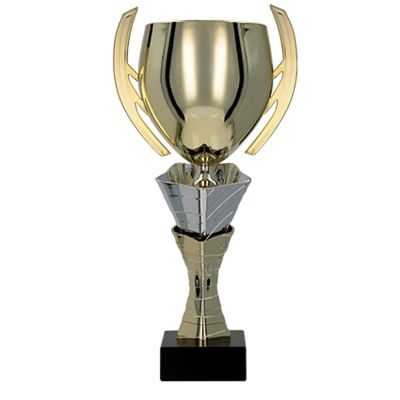 2. Becher aus Gold und Silber