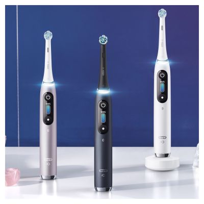 48. Oral-B iO Series 9 Zahnbürste mit Rosenquarz-Finish