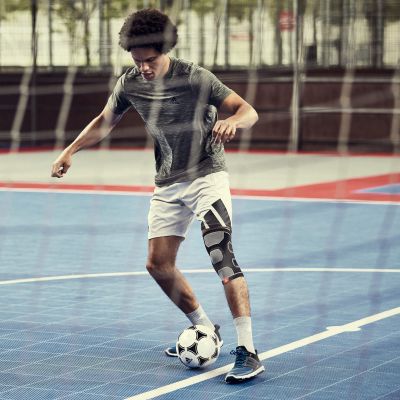 4. adidas S ADSU-12521BK Kniebandage