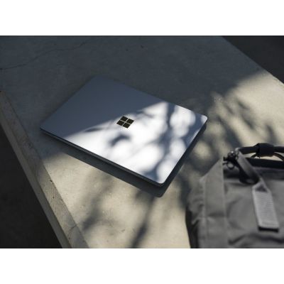 13. Microsoft Surface Go i5 10. Generation/8 GB/256 GB Windows 10 Pro