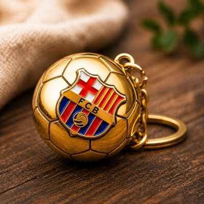 10. Original lizenzierter FC Barcelona Schlüsselanhänger in Form eines goldenen Balls mit dem Wappen B7081