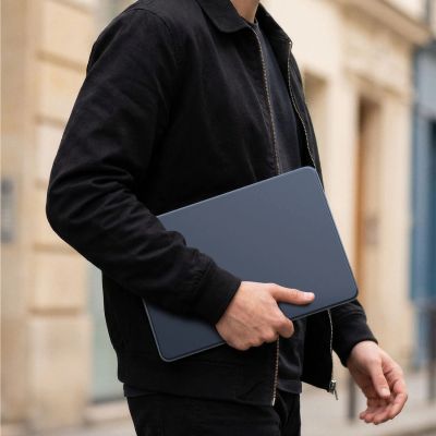 5. AmazingThing Titan Hartschalen-Schutzhülle für MacBook Neo 13" - Blau