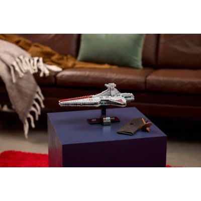 8. LEGO Star Wars 75441 Venator