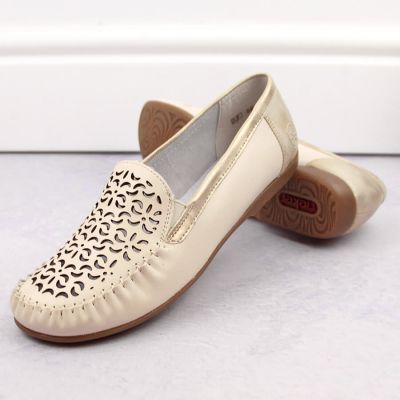 6. Rieker W RKR658 bequeme Leder-Lochschuhe, beige