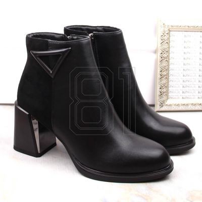 5. D&A S.Barski Premium Collection W OLI238 schwarze isolierte Stiefeletten mit dekorativem Absatz