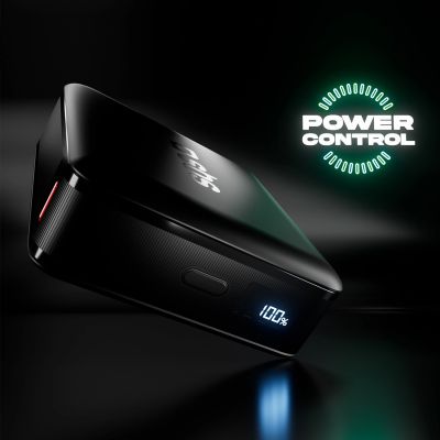 7. SBS HD 30W 10000mAh USB-C Powerbank mit LCD-Display – Schwarz