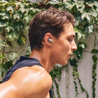3. Apple Powerbeats Fit - Kabellose Trainings-Ohrhörer mit Geräuschunterdrückung - Kieselgrau (ME2K4ZM/A)