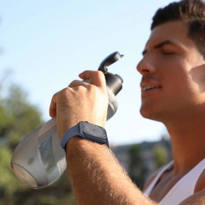 4. Tech-Protect Silikonarmband für Apple Watch 4/5/6/7/8/9/SE (38/40/41 mm) – Braun