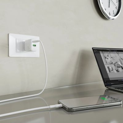 8. Puro PROLITE 25W USB-A / USB-C Wandladegerät + USB-C - USB-C Kabel 1,2m - weiß