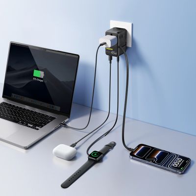8. Baseus PicoGo AG11 45W 6-in-1 Reiseadapter mit einziehbarem USB-C-Kabel – Schwarz