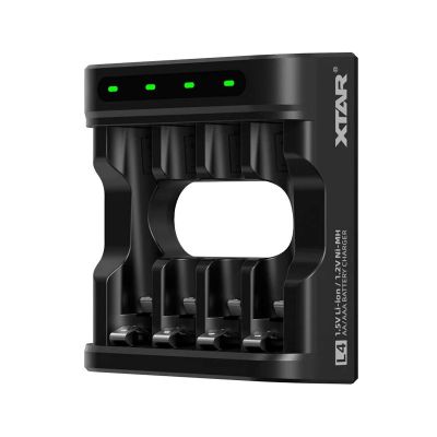 XTAR Ladegerät für R03 / AAA und R6 / AA Li-Ion 1,5 V / NiMH L4