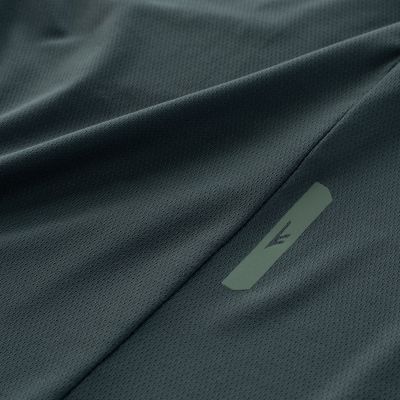 4. Herren-T-Shirt von HADI mit kurzen Ärmeln