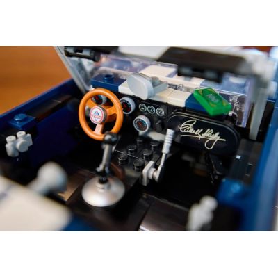 10. LEGO ICONS 10357 Shelby Cobra 427 S/C