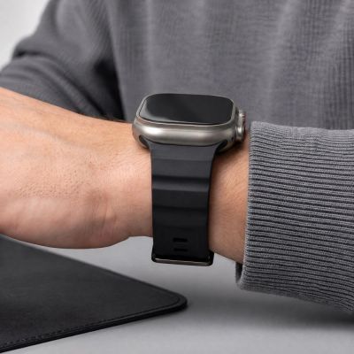 6. Tech-Protect Motion Armband für Apple Watch 44 / 45 / 46 / 49 mm – Schwarz