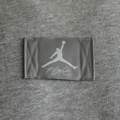 6. Jordan Flight Essentials 85 Crew Tee Carbon Heather - FZ1912-091