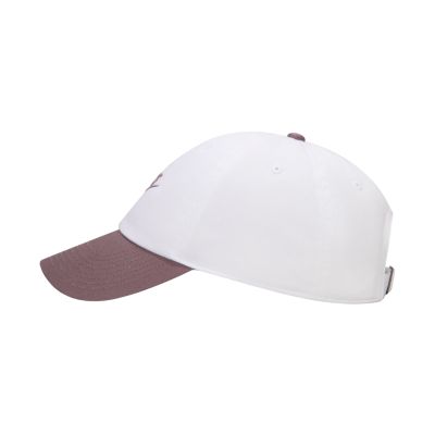 2. Nike Club Cap Weiß und Lila FB5368 104