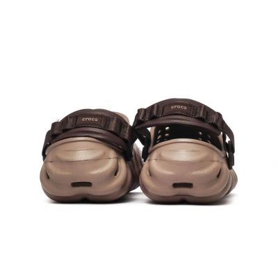 3. Crocs Echo Clog 207937-2Q9 