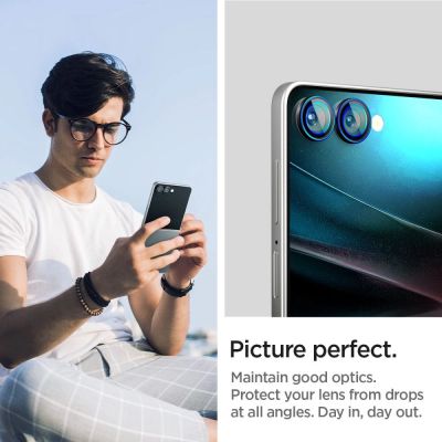 8. Spigen Optik Pro HD Glas.TR EZ Fit 2er-Pack Kameraschutz für Samsung Galaxy Z Flip 7 - Schwarz