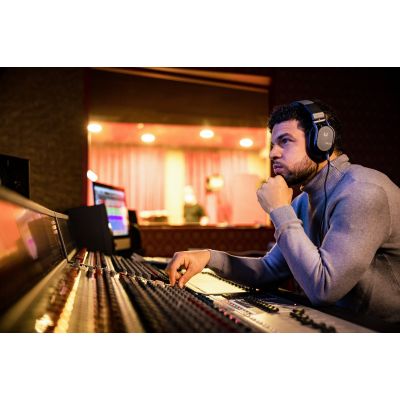 5. Austrian Audio HI-X65 – offener Studio-Kopfhörer