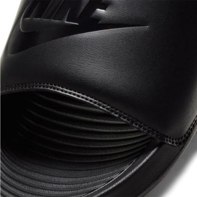 4. Nike Victori One M CN9675 003 Pantoletten