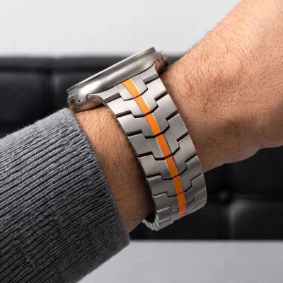 8. Tech-Protect Stainless Armband für Apple Watch 44 / 45 / 46 / 49 mm – silber-orange
