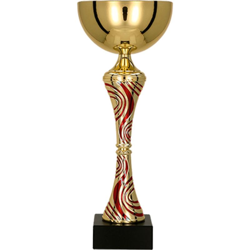 2. Goldener und roter Metallbecher